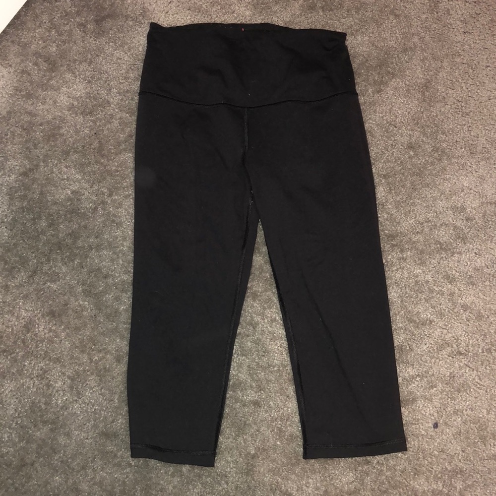 VS Sport Knockout Capri Leggings